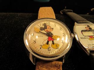 VINTAGE LOT OF WALT DISNEY MICKEY MOUSE WATCHES, EARRIINGS & FIGURE 